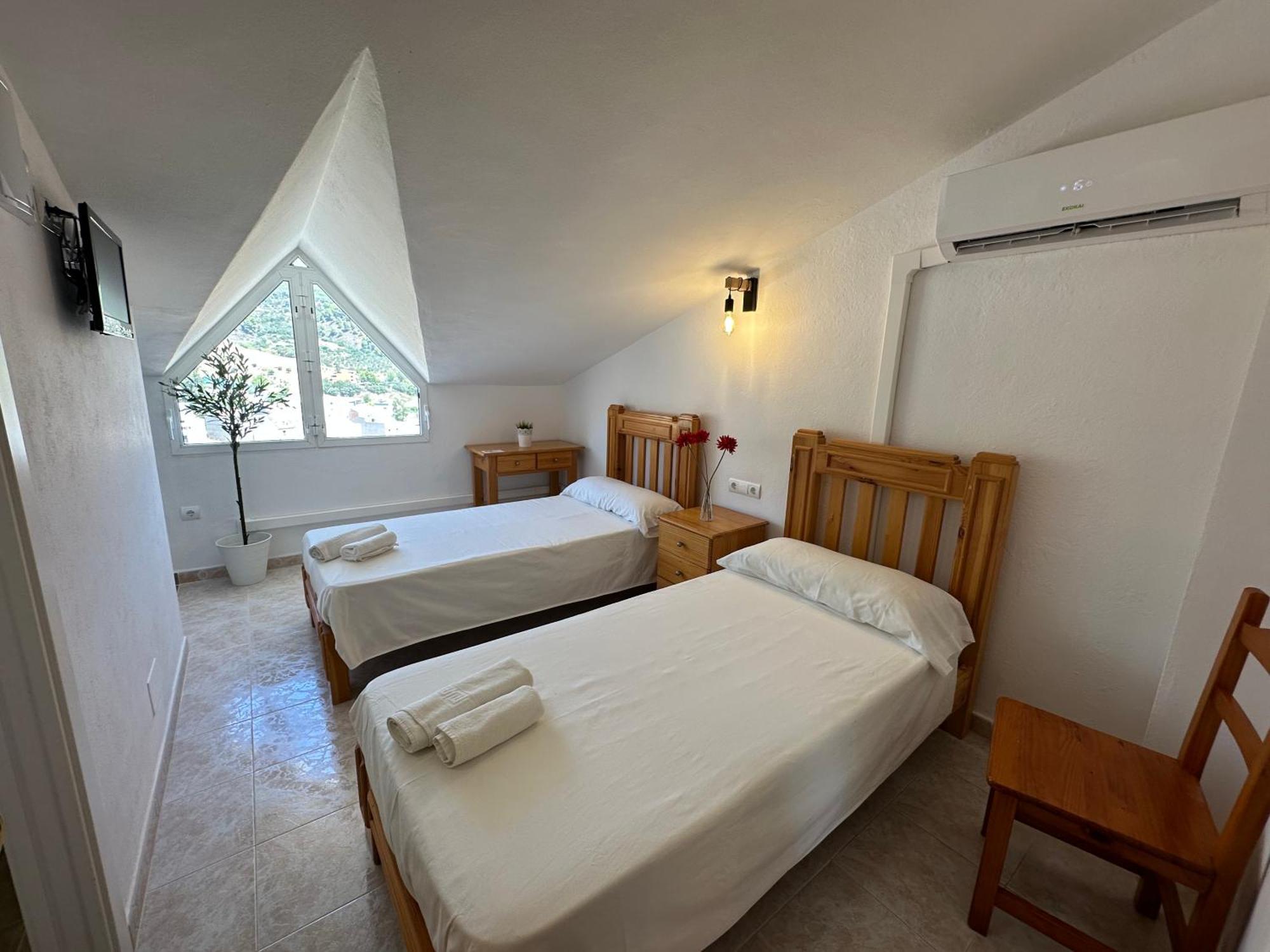 Hostal Sango Sierra De Las Nieves Alozaina Kültér fotó